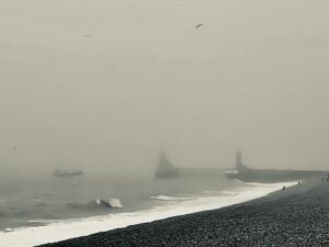 Plage de Fécamp dans le brouillard