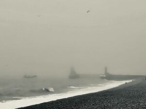 Plage de Fécamp dans le brouillard