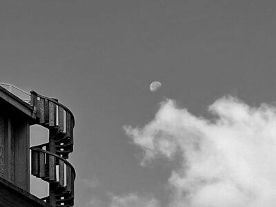 Lune et église Saint-Joseph du Havre