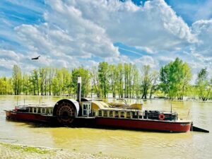 bateau à roue à aubes à Orléans