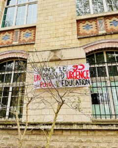 Banderole pour un plan d'urgence de l'Education à Pantin