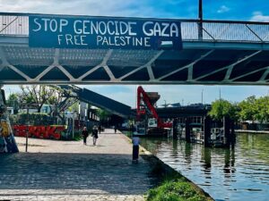Banderole pour Gaza à Pantin