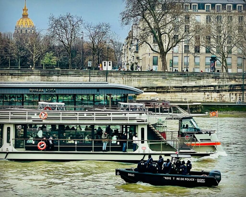 Police sur la Seine