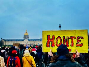 Manif contre la loi Darmanin, Invalides